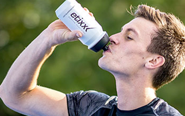 Les conseils de votre pharmacien en ligne pour améliorer vos prestations sportives grâce à l'hydratation